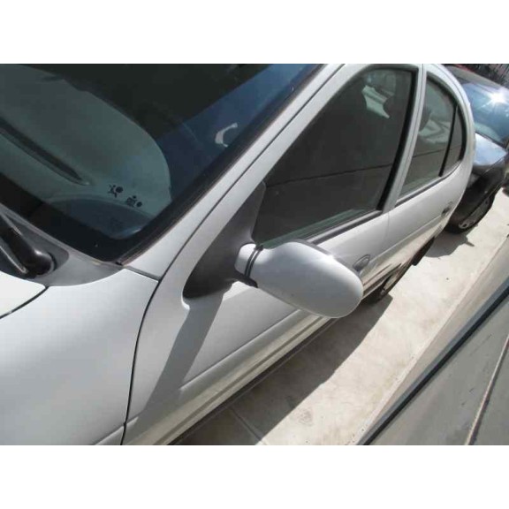 renault megane i fase 2 berlina (ba0) del año 2000