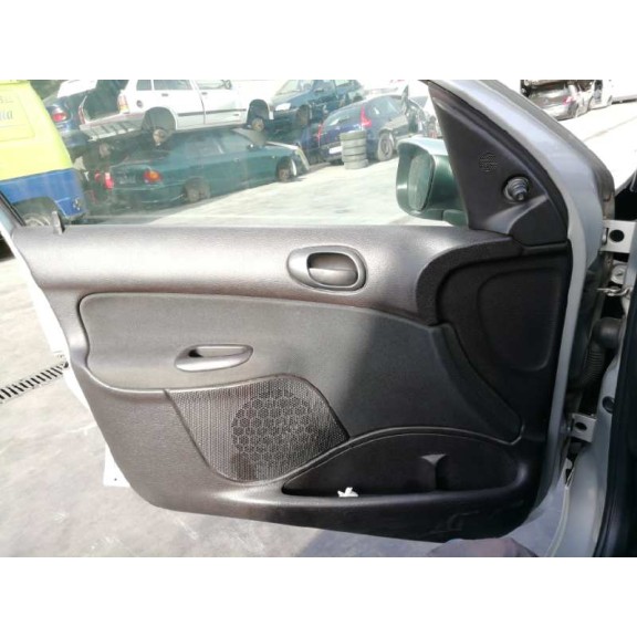 peugeot 206 berlina del año 2004