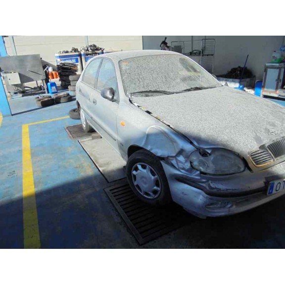 daewoo lanos del año 2001