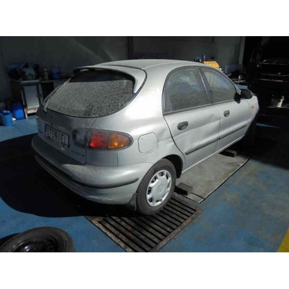 daewoo lanos del año 2001