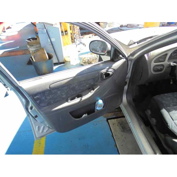 daewoo lanos del año 2001