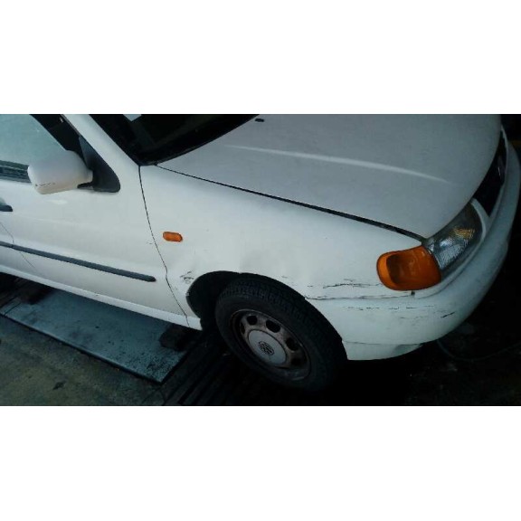 volkswagen polo berlina (6n1) del año 1995