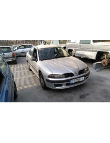 mitsubishi carisma berlina 5 (da0) del año 2003