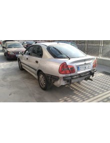 mitsubishi carisma berlina 5 (da0) del año 2003 2