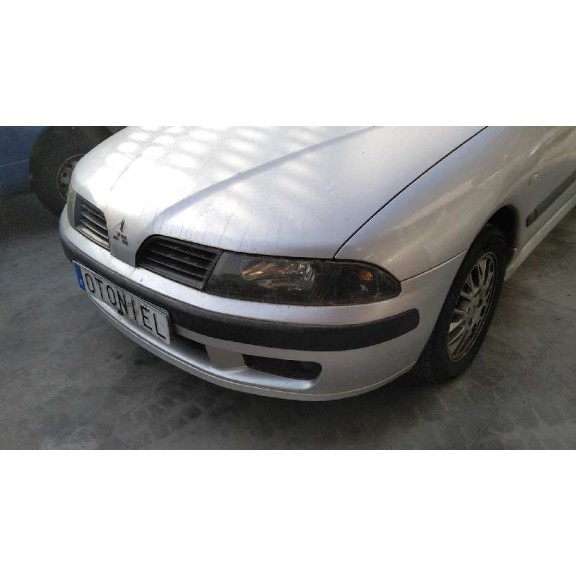 mitsubishi carisma berlina 5 (da0) del año 2003