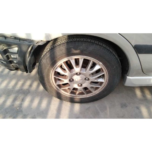 mitsubishi carisma berlina 5 (da0) del año 2003