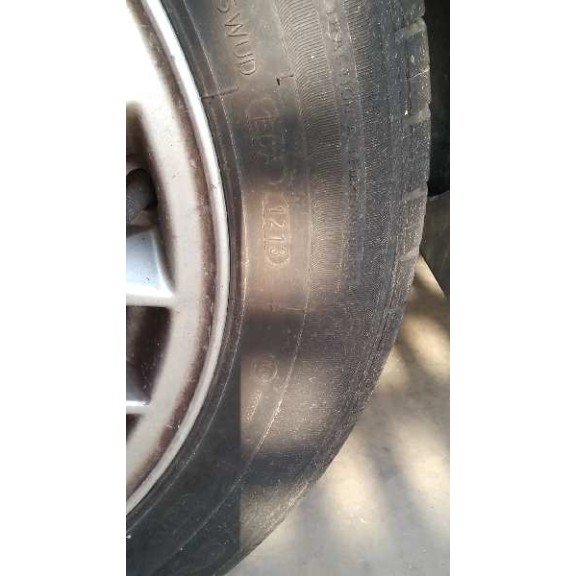 mitsubishi carisma berlina 5 (da0) del año 2003