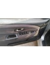mitsubishi carisma berlina 5 (da0) del año 2003