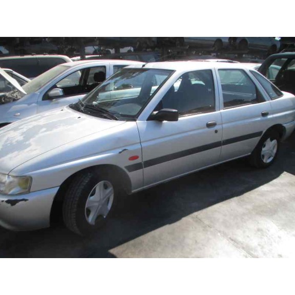 ford escort berlina del año 1998