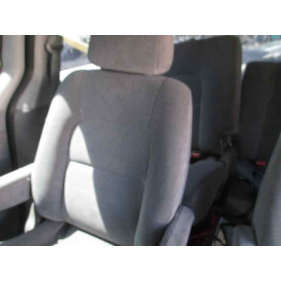 kia carnival ii del año 2002