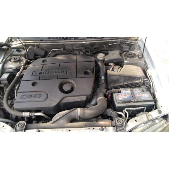 mitsubishi carisma berlina 5 (da0) del año 2003