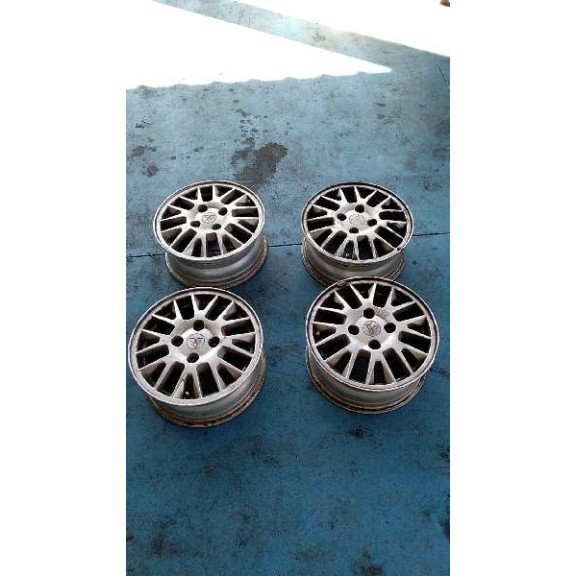 mitsubishi carisma berlina 5 (da0) del año 2003