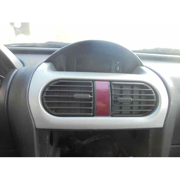 opel corsa c del año 2004