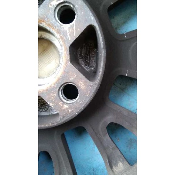 mitsubishi carisma berlina 5 (da0) del año 2003