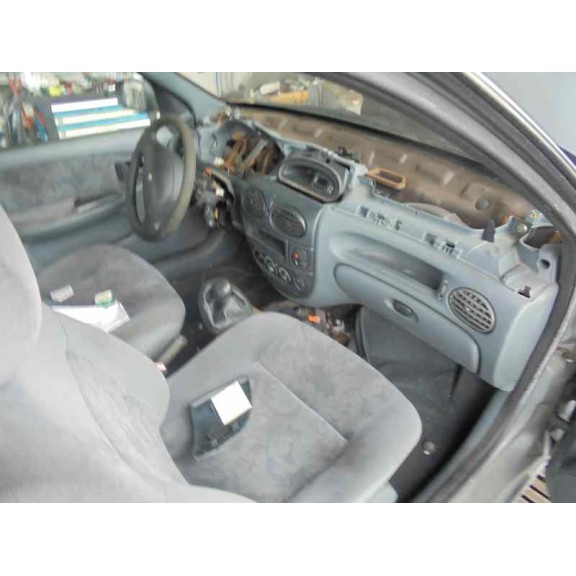 renault megane i berlina hatchback (ba0) del año 1997