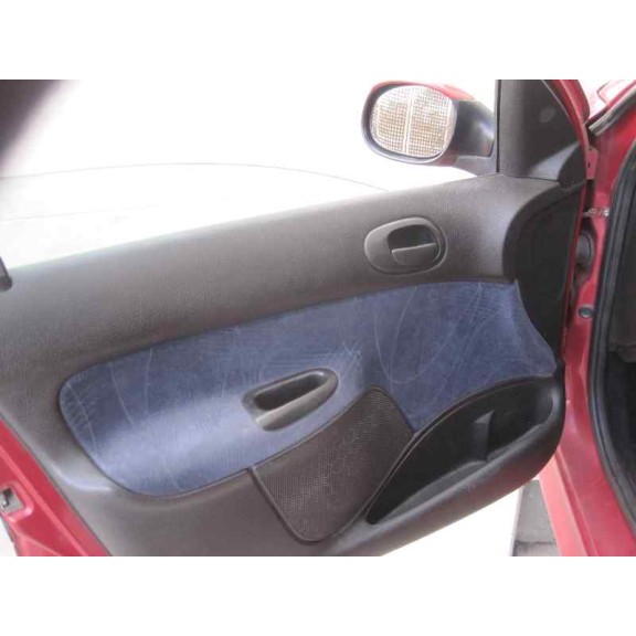 peugeot 206 berlina del año 2002