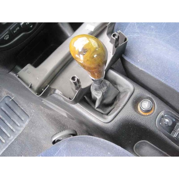 peugeot 206 berlina del año 2002