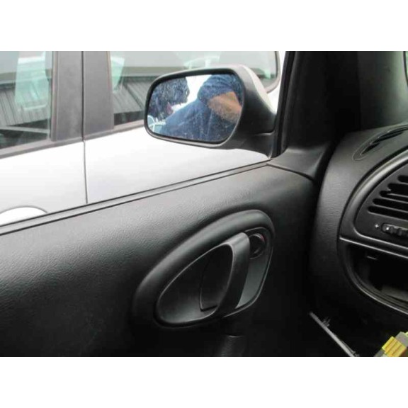 citroën xsara berlina del año 1999