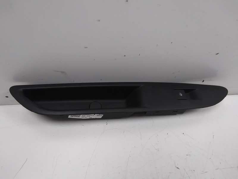 Recambio de mando elevalunas trasero izquierdo para opel mokka excellence referencia OEM IAM 95025524  