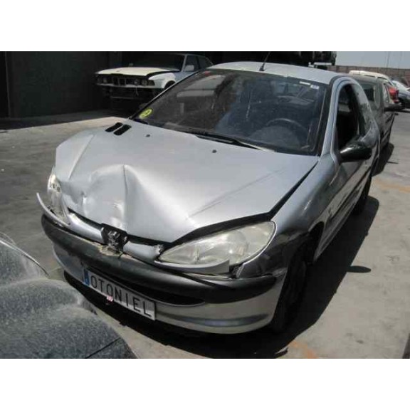 peugeot 206 berlina del año 2002