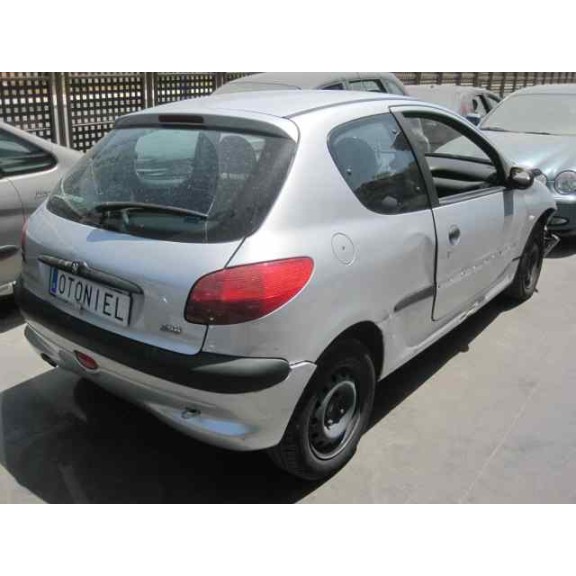 peugeot 206 berlina del año 2002