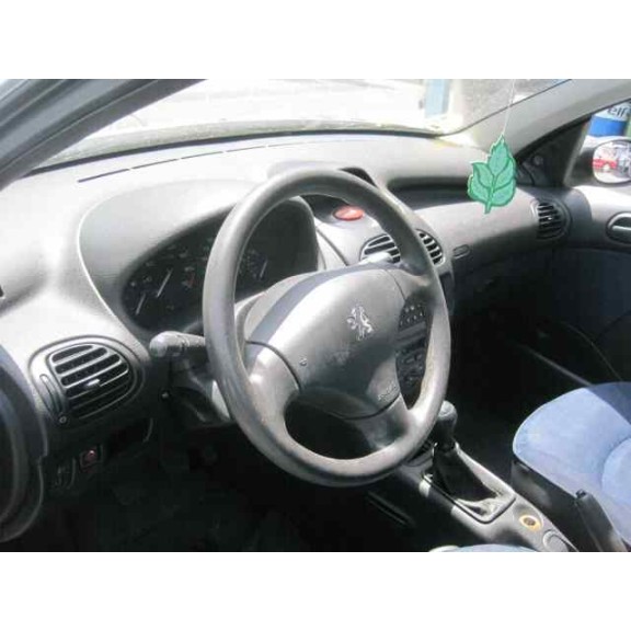 peugeot 206 berlina del año 2002
