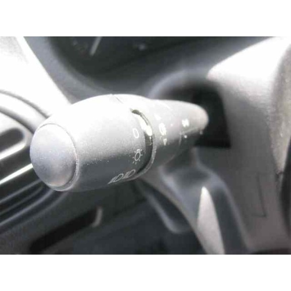 peugeot 206 berlina del año 2002