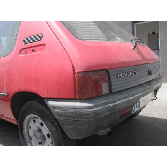 peugeot 205 berlina del año 1986