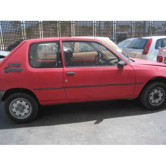 peugeot 205 berlina del año 1986