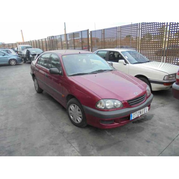 toyota avensis berlina (t 22) del año 1999