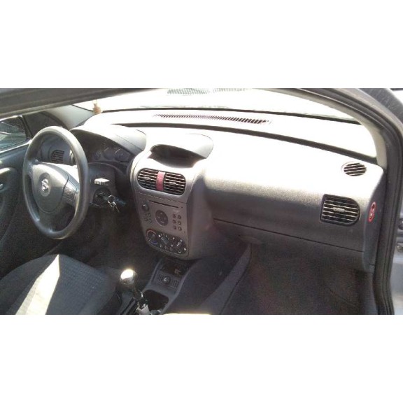 opel corsa c del año 2004