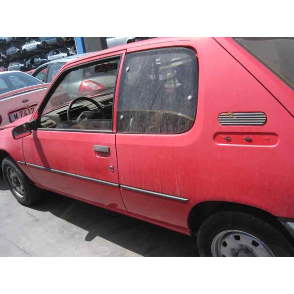 peugeot 205 berlina del año 1986