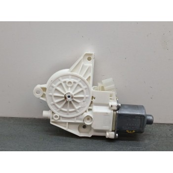 MOTOR ELEVALUNAS DELANTERO DERECHO a2469065200 933866101 0130822691