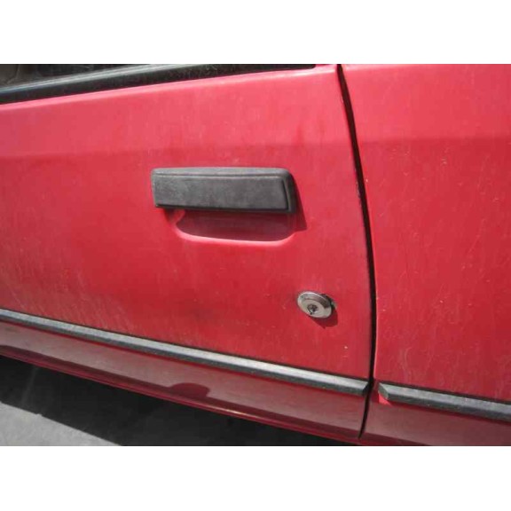 peugeot 205 berlina del año 1986