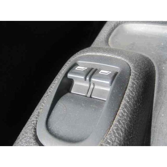 peugeot 206 berlina del año 2002