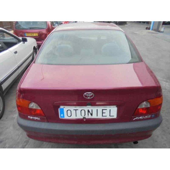 toyota avensis berlina (t 22) del año 1999