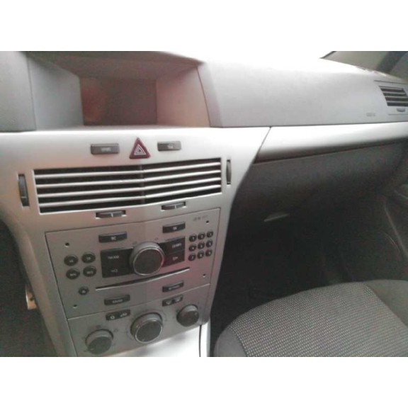 opel astra gtc del año 2007