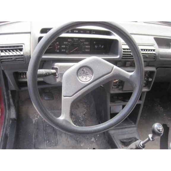 peugeot 205 berlina del año 1986