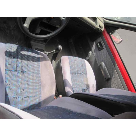 peugeot 205 berlina del año 1986