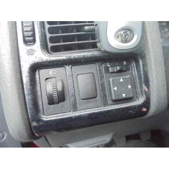 toyota avensis berlina (t 22) del año 1999