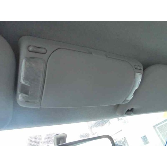 toyota avensis berlina (t 22) del año 1999