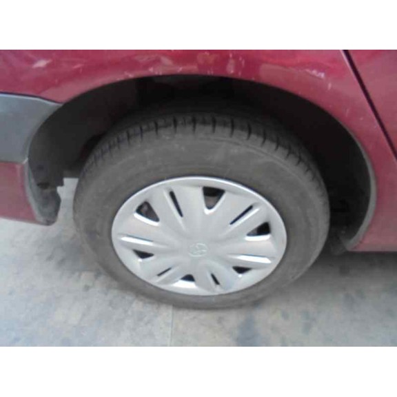 toyota avensis berlina (t 22) del año 1999