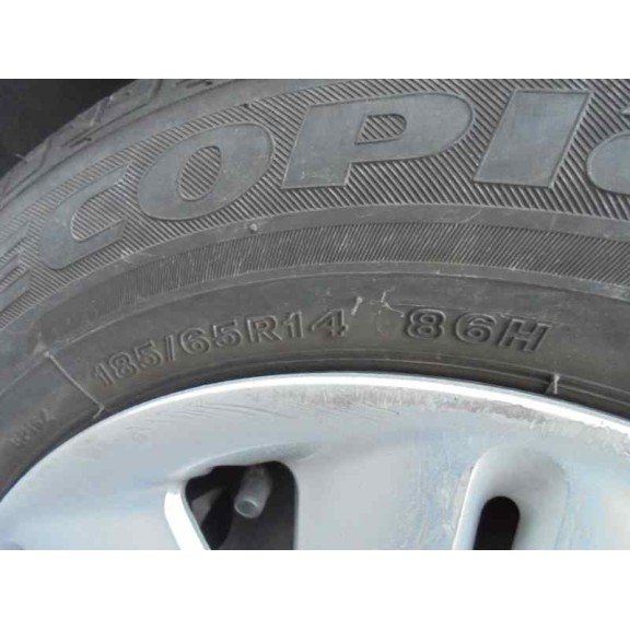 toyota avensis berlina (t 22) del año 1999