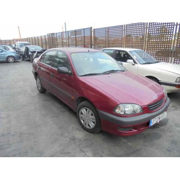 toyota avensis berlina (t 22) del año 1999