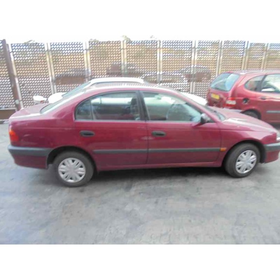 toyota avensis berlina (t 22) del año 1999