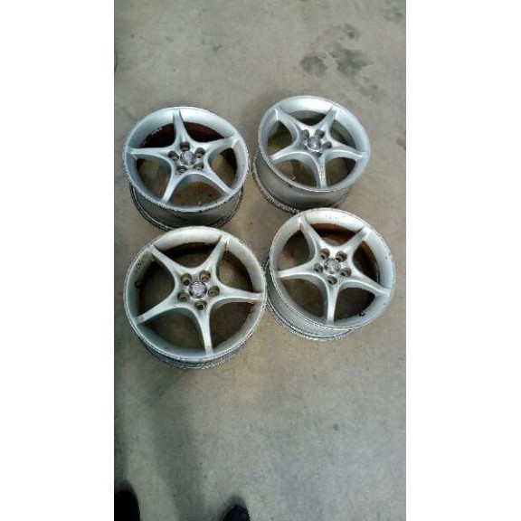 toyota avensis berlina (t 22) del año 1999