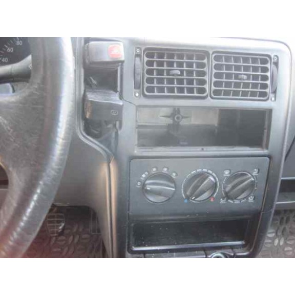 volkswagen polo berlina (6n1) del año 1998