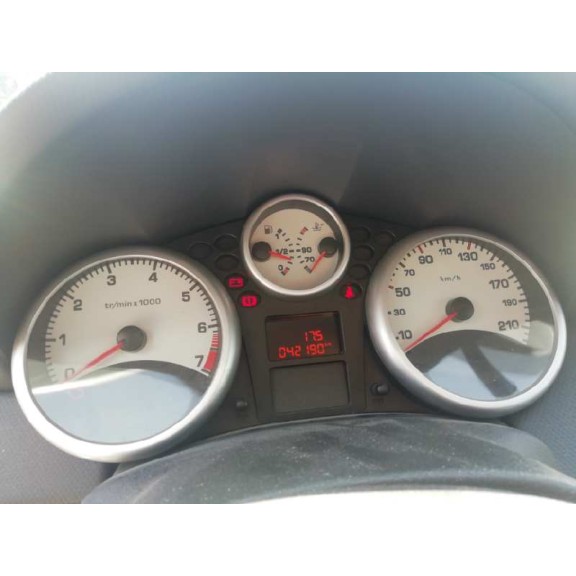 peugeot 207 del año 2010