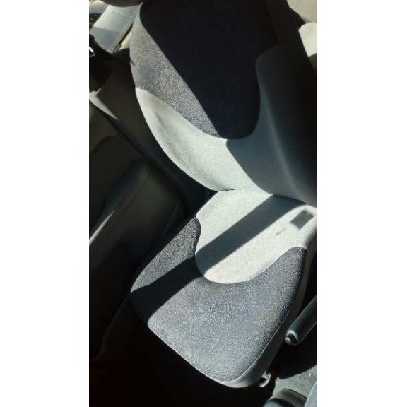 nissan micra (k11) del año 2002