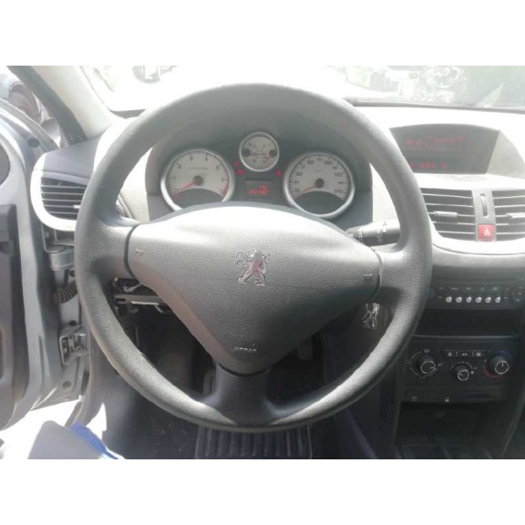 peugeot 207 del año 2010